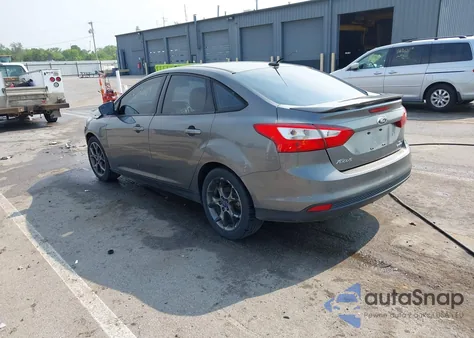 2013 Ford Focus Se z USA, uszkodzony, nr VIN 1FADP3F25DL114125